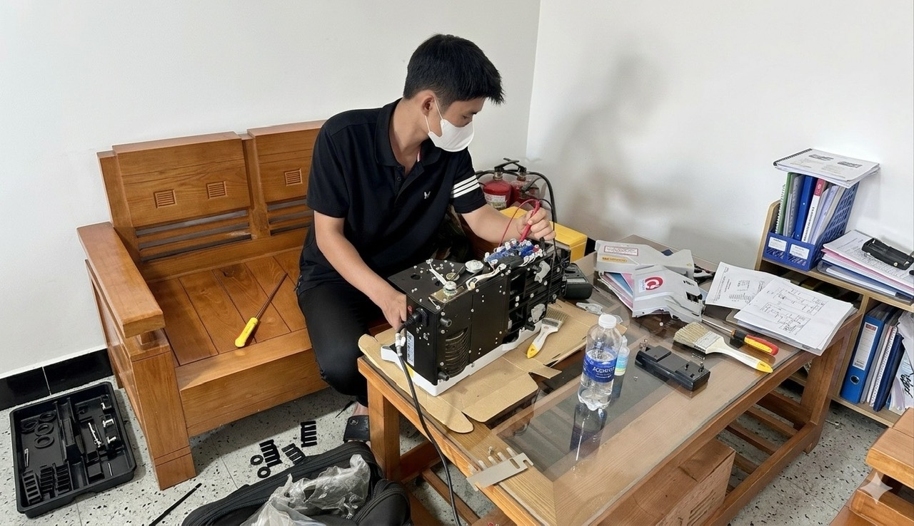 Máy đếm Tiền Không Chạy